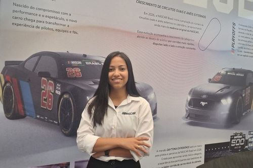 Conhe&ccedil;a brasileira que trabalha em um dos departamentos mais importantes da NASCAR nos Estados Unidos
