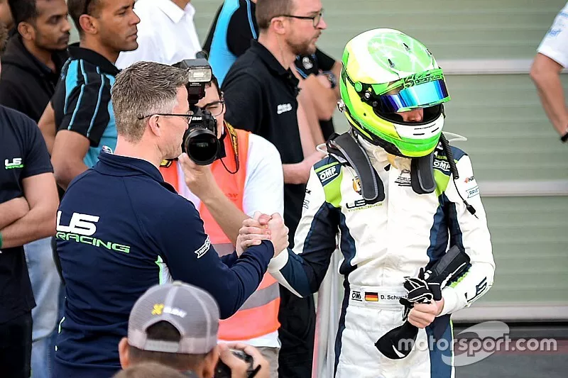 Racewinnaar David Schumacher, Rasgaira Motorsports met zijn vader Ralf Schumacher