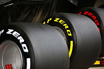 Hamilton: pikánsabb gumik kellenek, nincsenek rendben az alapok