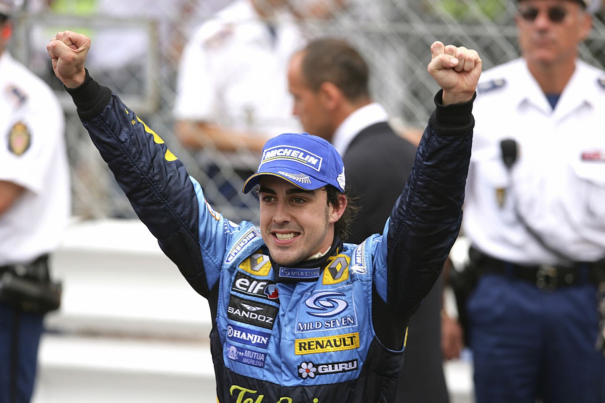 【希少品】2010 フェルナンド・アロンソ フェラーリ オリジナルバイザー 希少品】2010 フェルナンド・アロンソ フェラーリ オリジナルバイザー