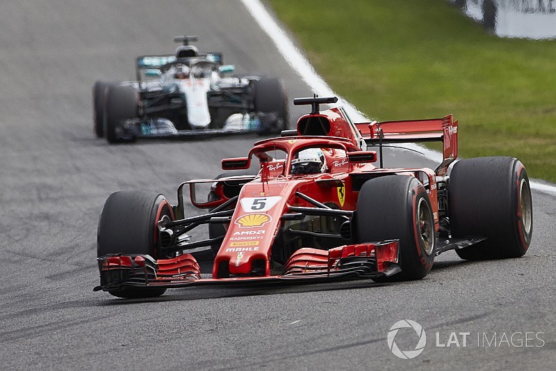 Хэмилтон: Mercedes больше не может блефовать в соперничестве с Ferrari