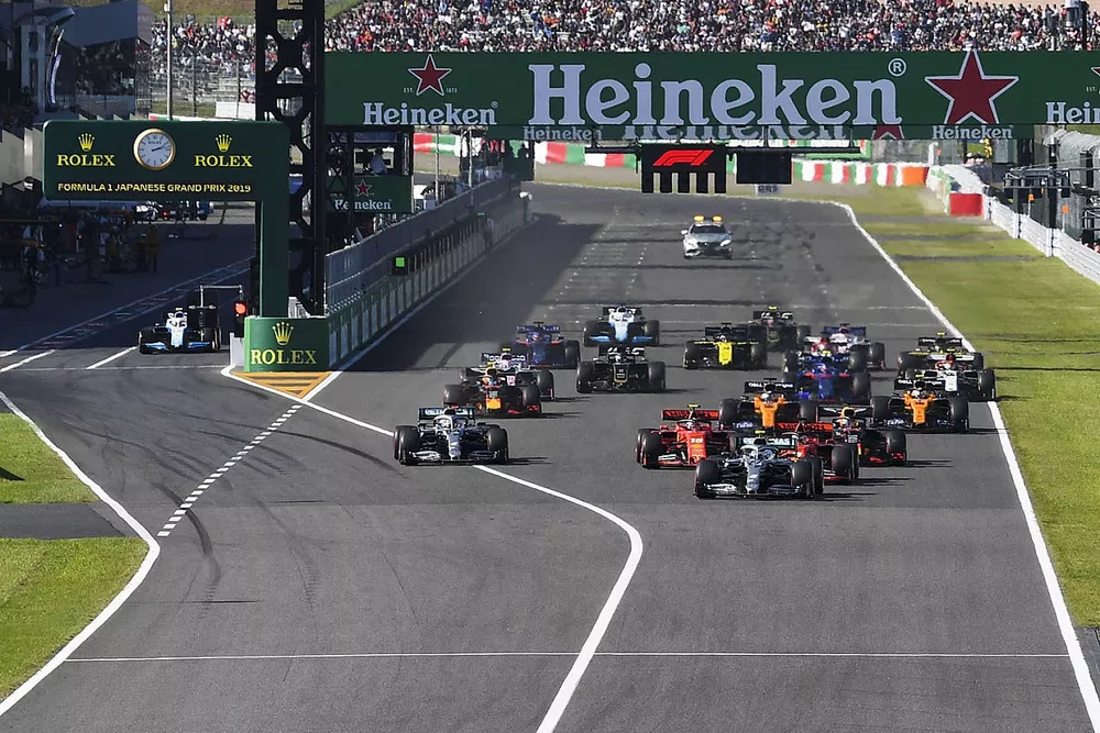 Valtteri Bottas, Mercedes AMG W10 leads Sebastian Vettel, Ferrari SF90Charles Leclerc, Ferrari SF90, Lewis Hamilton, Mercedes AMG F1 W10 and Max Verstappen, Red Bull Racing RB15 at the start of the race