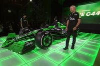 F1: Sauber revela carro de 2024 e aposta em mudança para marcar era Stake; veja