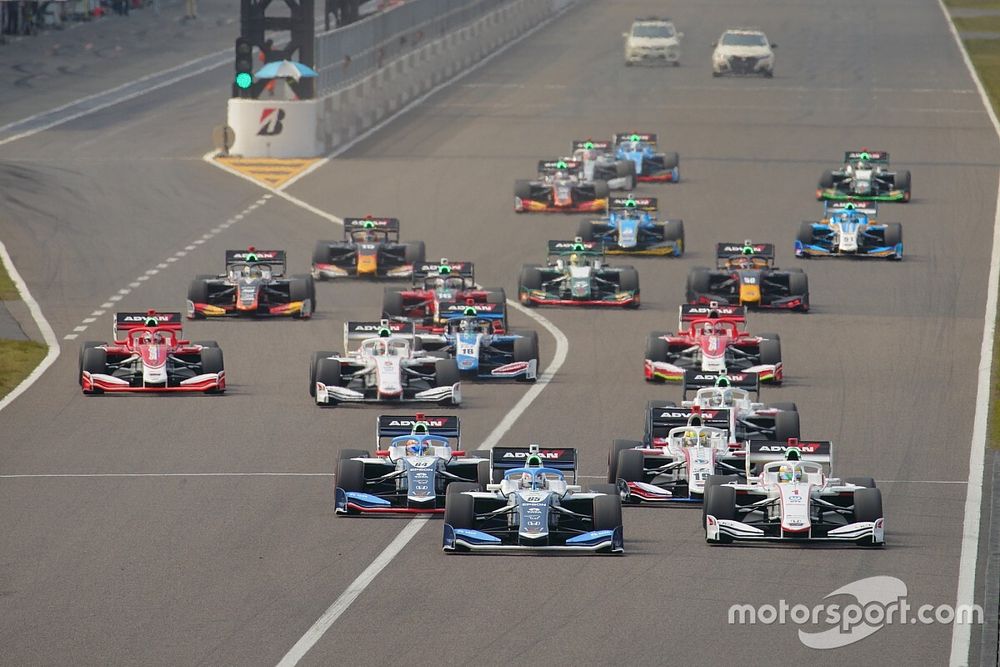 Salida de la Súper Fórmula en Suzuka