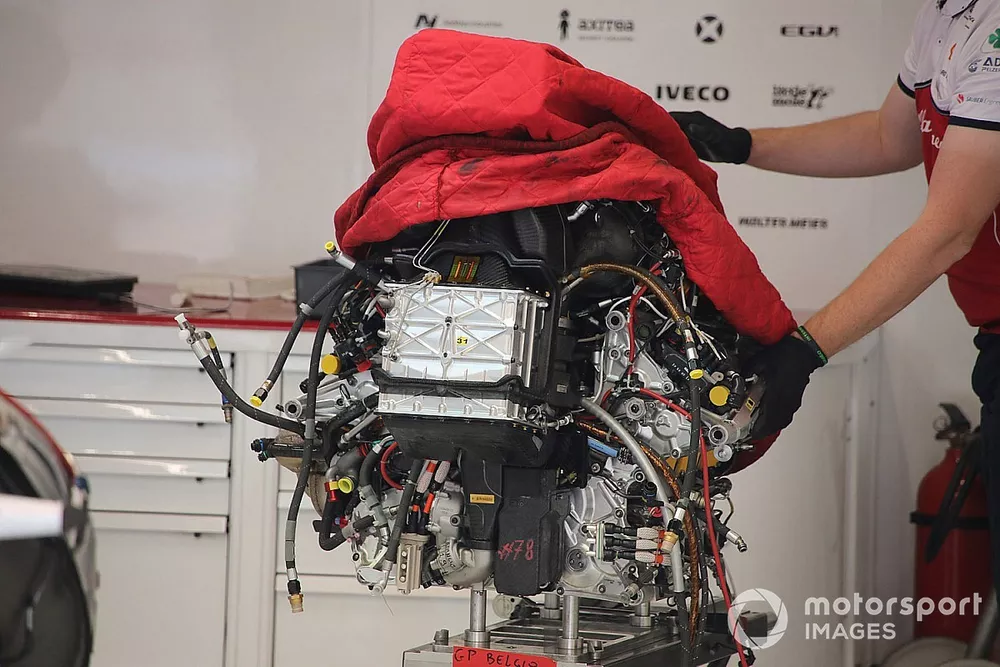Alfa Romeo Racing C38 motor detail