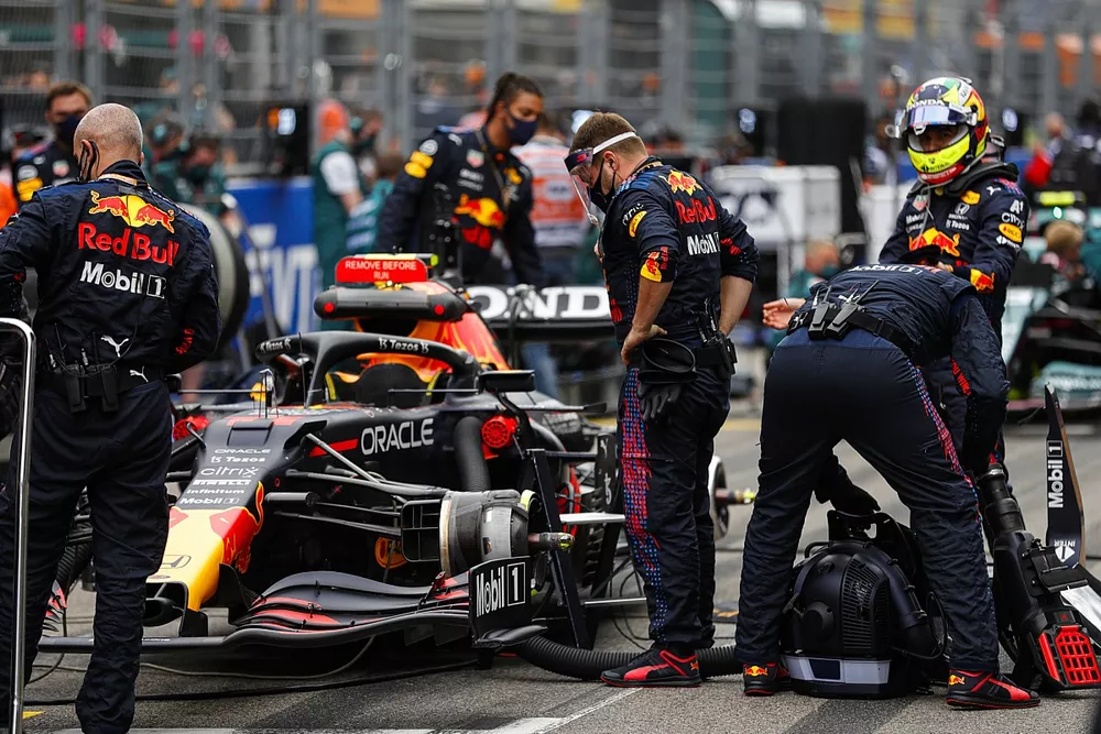 Sergio Perez, Red Bull Racing, on the grid
