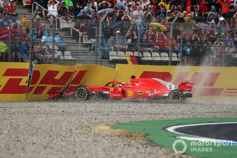 Sebastian Vettel Ferrari SF-71H se estrella y abandona la carrera