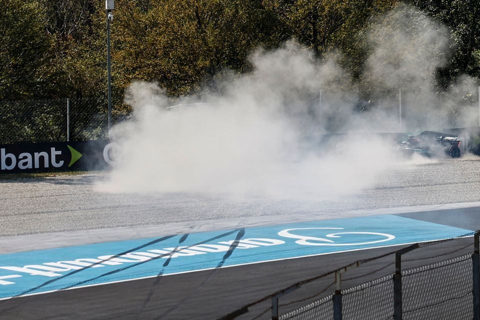 Andrea Kimi Antonelli, Mercedes F1 W15, crashes out in FP1