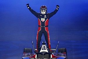Wehrlein repite victoria en Diriyah y es el líder de la Fórmula E
