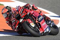 Bagnaia se sinti&oacute; "limitado" en el primer d&iacute;a en Valencia