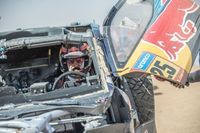 La FIA obliga a Sainz a abandonar el Dakar 2025