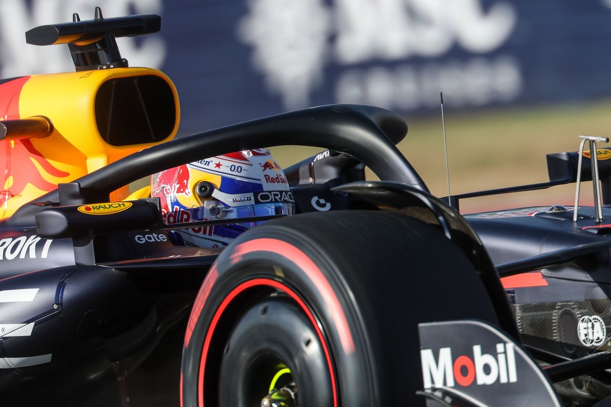 F1 US GP: Verstappen storms to pole from Norris, Piastri only sixth