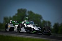 Un cami&oacute;n de Juncos Racing se incendi&oacute; en la ruta al regresar de Iowa Speedway
