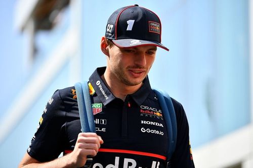 F1: Verstappen escolhe silêncio e evita comentários sobre possível ida à Mercedes