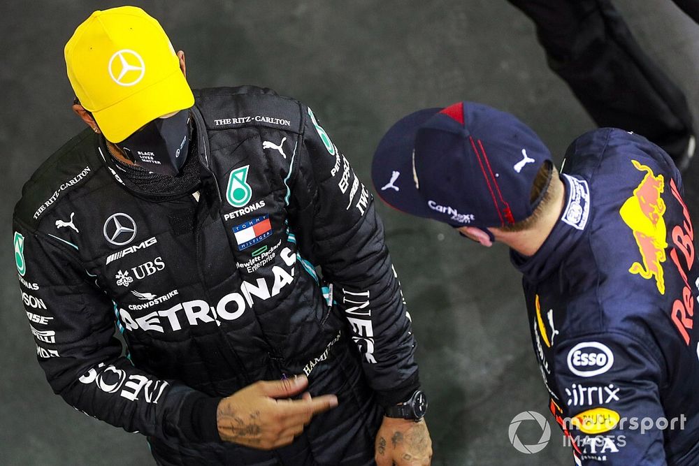 Lewis Hamilton, Mercedes-AMG F1, with Max Verstappen, Red Bull Racing, in Parc Ferme 