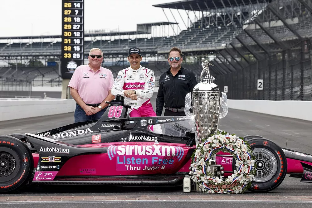 Helio Castroneves, Meyer Shank Racing Honda  with team owners Jim Meyer and Michael Shank
