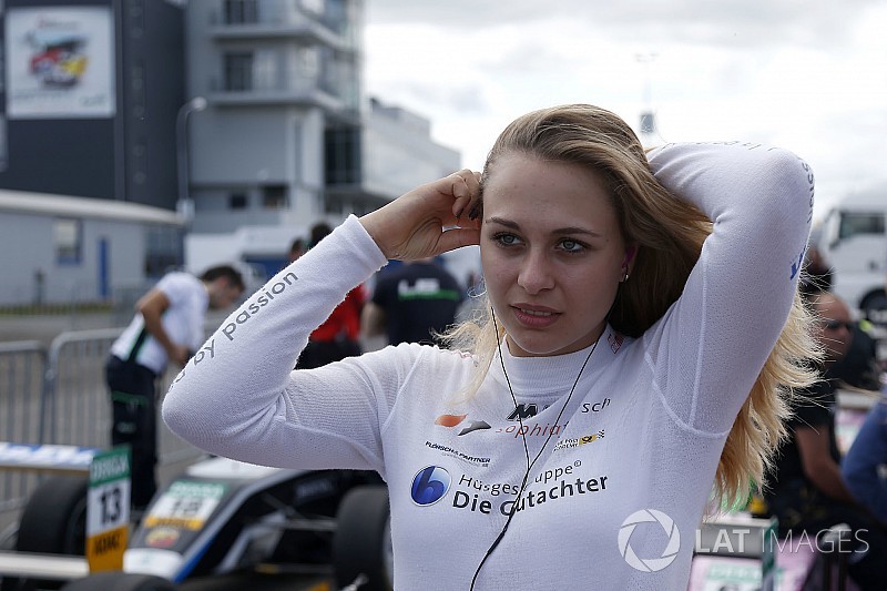 Van Amersfoort keeping F3 seat open for Floersch