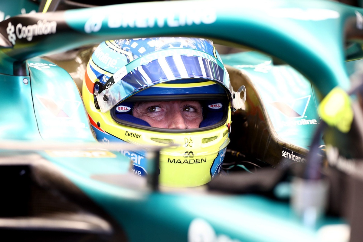 Fernando Alonso Stays with Aston Martin F1 Until 2027