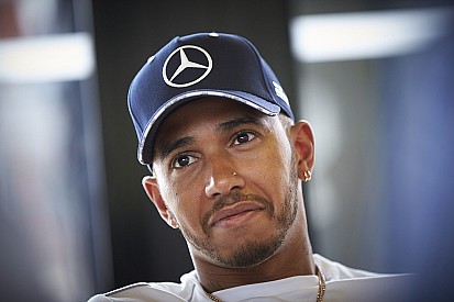 Hamilton desfalca dia em Monza por “compromissos pessoais”