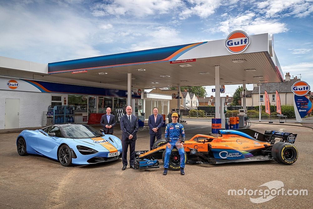 Mike Flewitt, CEO McLaren Automotive, Mike Jones, CEO Gulf Oil International Ltd, Zak Brown, CEO McLaren Racing, Lando Norris, piloto de McLaren Racing