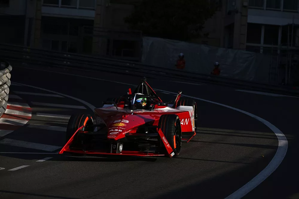 Sacha Fenestraz, Nissan Formula E Team, Nissan e-4ORCE 04