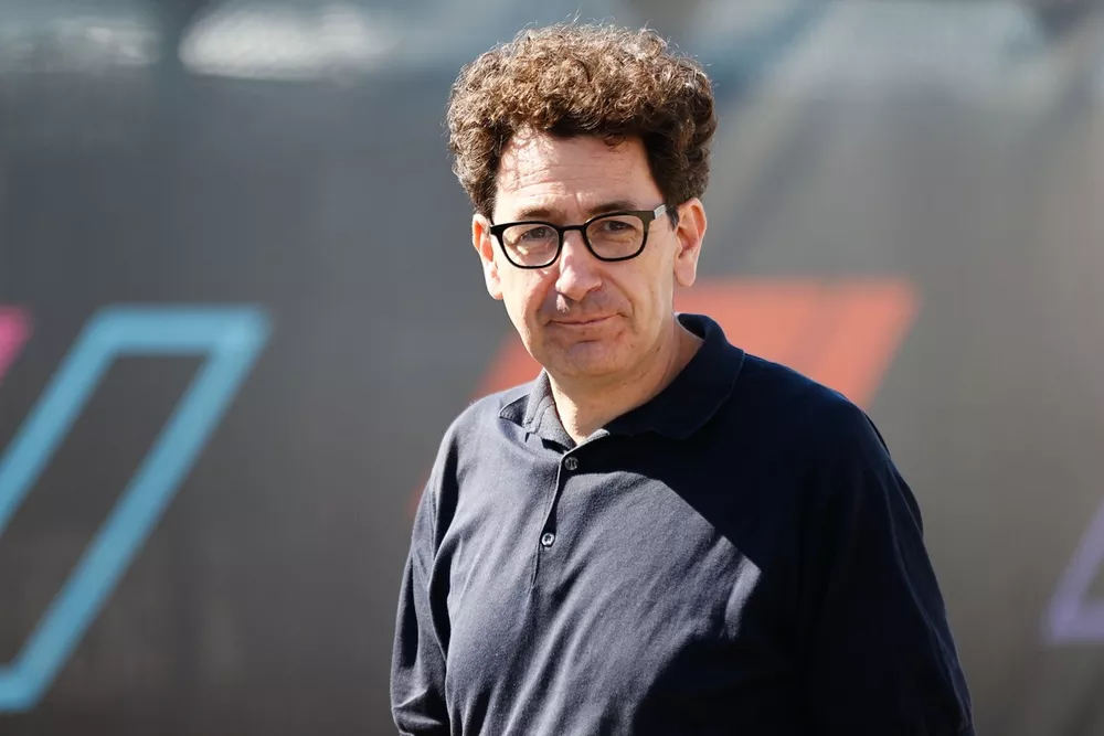Mattia Binotto dans le paddock