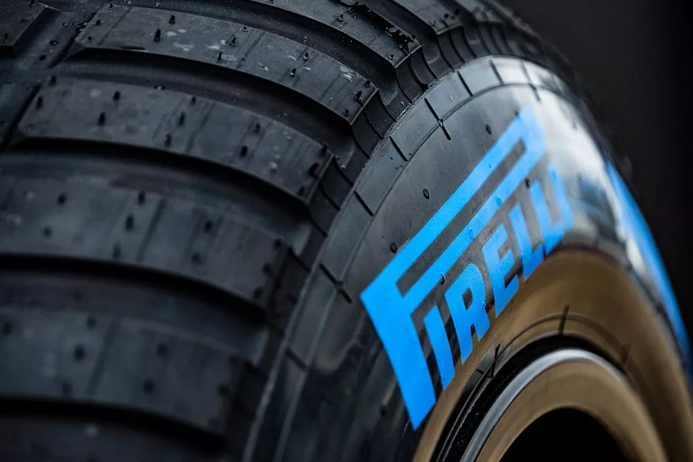 Neum&aacute;tico de lluvia extrema de Pirelli