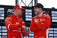 Vettel, en la Carrera de Campeones 2022 con Mick Schumacher