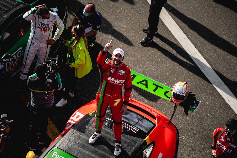 Miguel Paludo comemora vit&oacute;ria em Curitiba