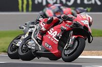 Pol Espargar&oacute; pens&oacute; en abandonar en Silverstone, pero logr&oacute; puntuar