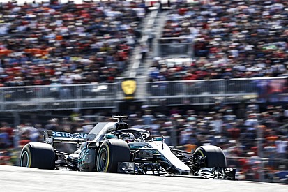 Hamilton le dio "demasiado espacio" a Verstappen