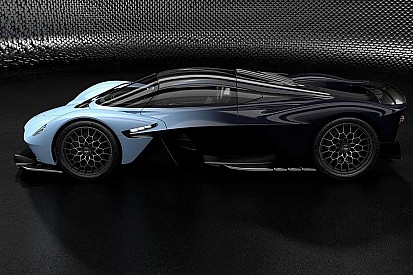 Aston Martin Valkyrie «засвітився» на нових офіційних зображеннях