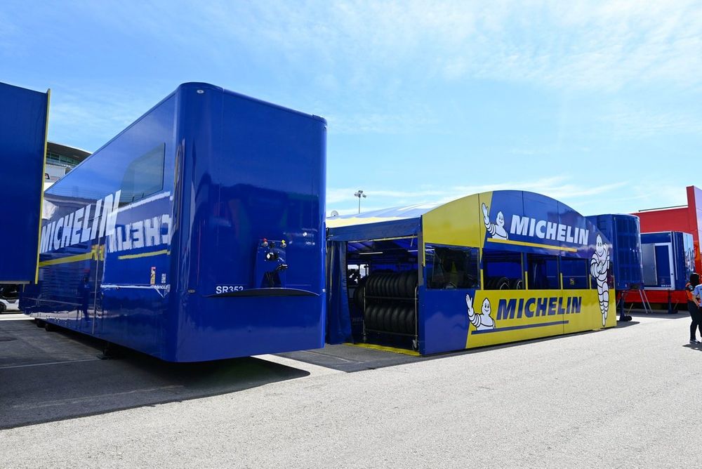 Paddock, camiones Michelin