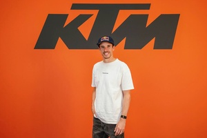 KTM、アレックス・マルケスとの複数年契約締結を発表「バイクを次の