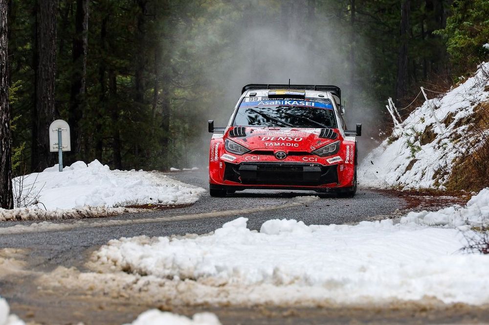 Oliver Solberg Elliott Edmondson, Toyota Gazoo Racing WRT Toyota GR Yaris Rally1