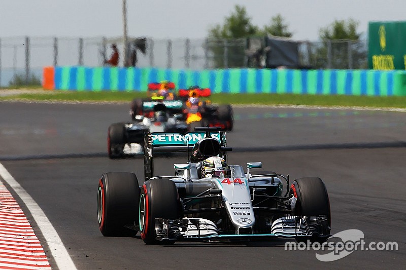 Wolff insists Hamilton didn't try to back Rosberg into Ricciardo