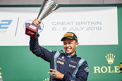 Albon hoopt op Toro Rosso: “Maar Marko niet mijn grootste fan”