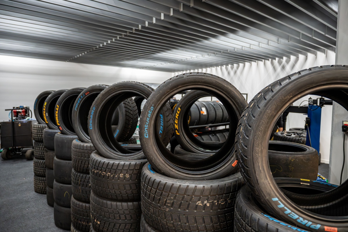 Pirelli fabrica pneus exclusivos para RiSE26, novo carro da NASCAR Brasil