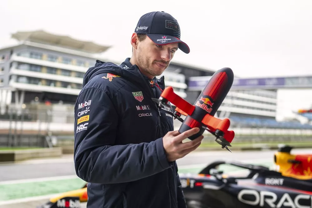 Max Verstappen, Red Bull Racing y el Red Bull Drone 1