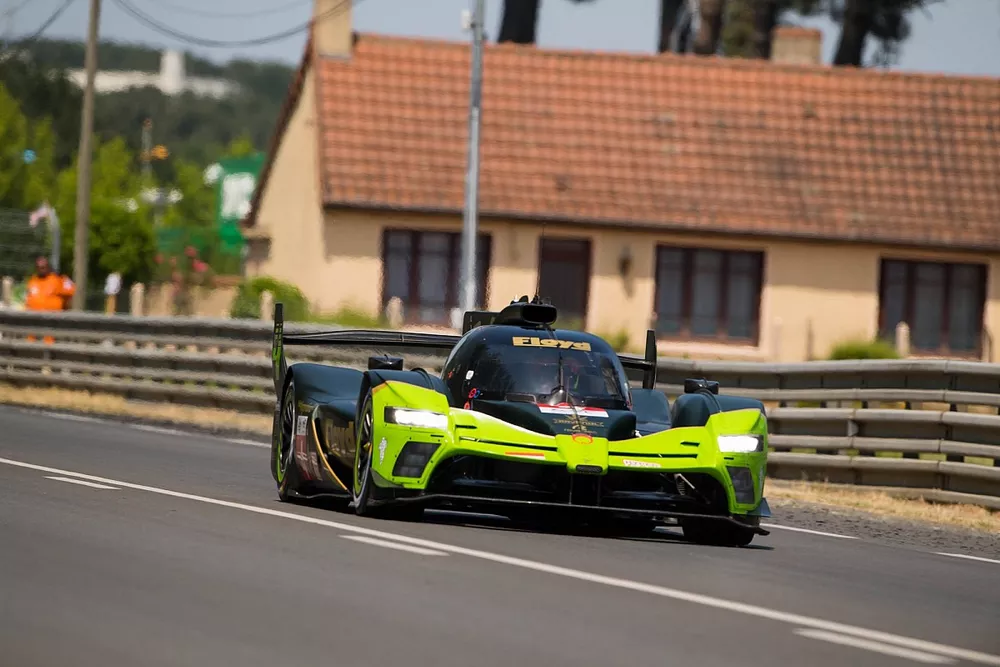 #4 Floyd Vanwall Racing Team Vanwall Vandervell 680 of Tom Dillmann, Esteban Guerrieri, Tristan Vautier