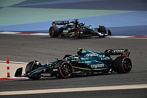 F1 アストンマーティン 実車 ボディ パーツ 本物 アロンソ HONDAホンダ アストンマーティン、F1ドライバーのフェルナンド・アロンソ選手