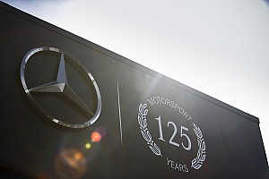 Hamilton y Mercedes rechazan rumores de retiro