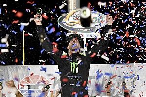 Kurt Busch pokonał brata