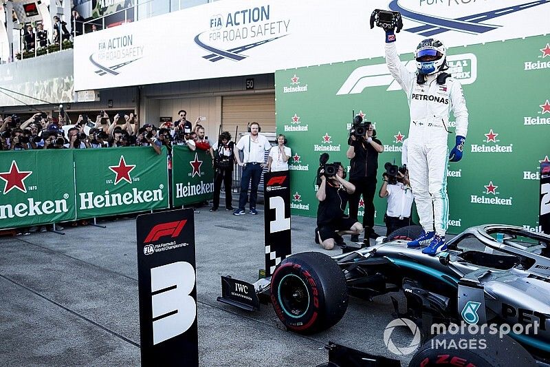 Ganador Valtteri Bottas, Mercedes AMG F1 celebra