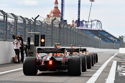 Ook Alonso begint met motorstraf aan GP Rusland, Verstappen start op P18