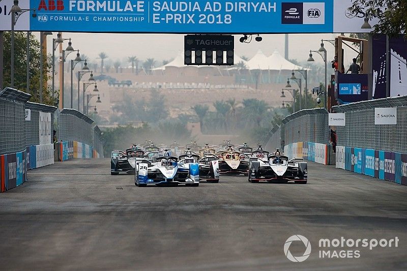 Arrancada Antonio Felix da Costa, BMW I Andretti Motorsports, BMW iFE.18 S&eacute;bastien Buemi, Nissan e.Dams, Nissan IMO1, Jose Maria Lopez, GEOX Dragon Racing, Penske EV-3