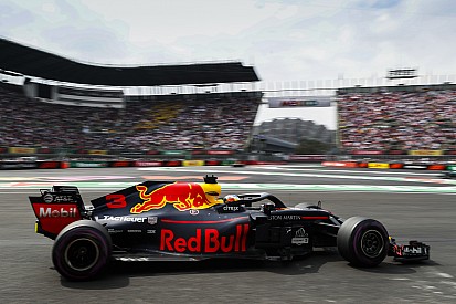 Ricciardo voelt zich machteloos: “Mijn auto is vervloekt”
