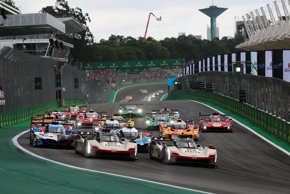 Salida del WEC en Interlagos