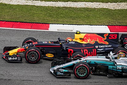 A Red Bull figyelmezteti a riválisokat: újabb pofonokba fut bele a Ferrari és a Mercedes?