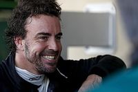Így mulat Alonso és Stroll az Aston Martin gyárában (videó)